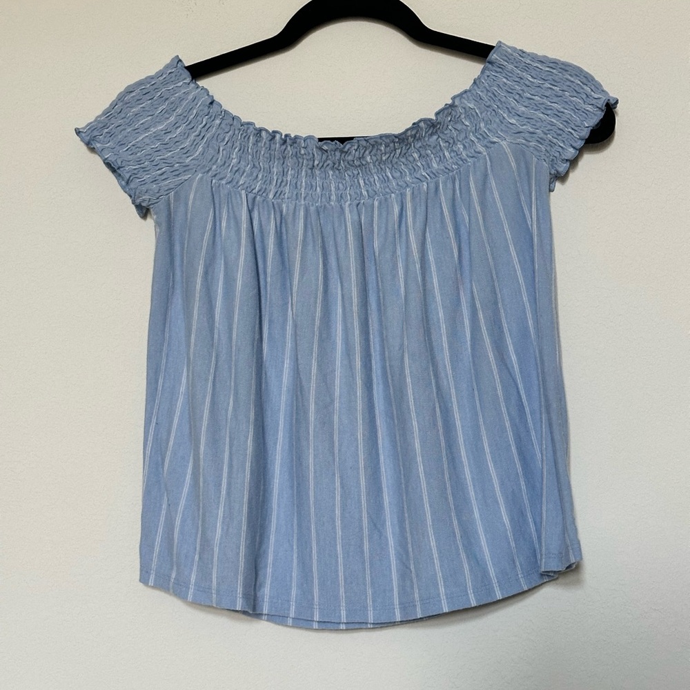 American Eagle‎ outfitters women’s off shoulder shirt